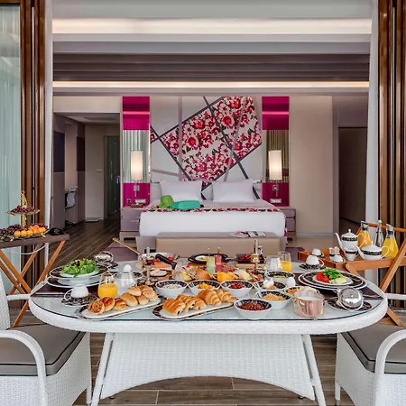 Rixos Premium - The Land Of Legends Access テキロヴァ