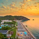 Rixos Premium - The Land Of Legends Access אתר נופש טקירובה