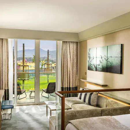 Rixos Premium - The Land Of Legends Access テキロヴァ