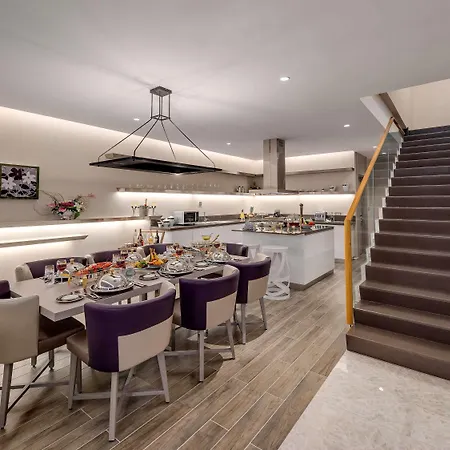 אתר נופש Rixos Premium - The Land Of Legends Access 5*